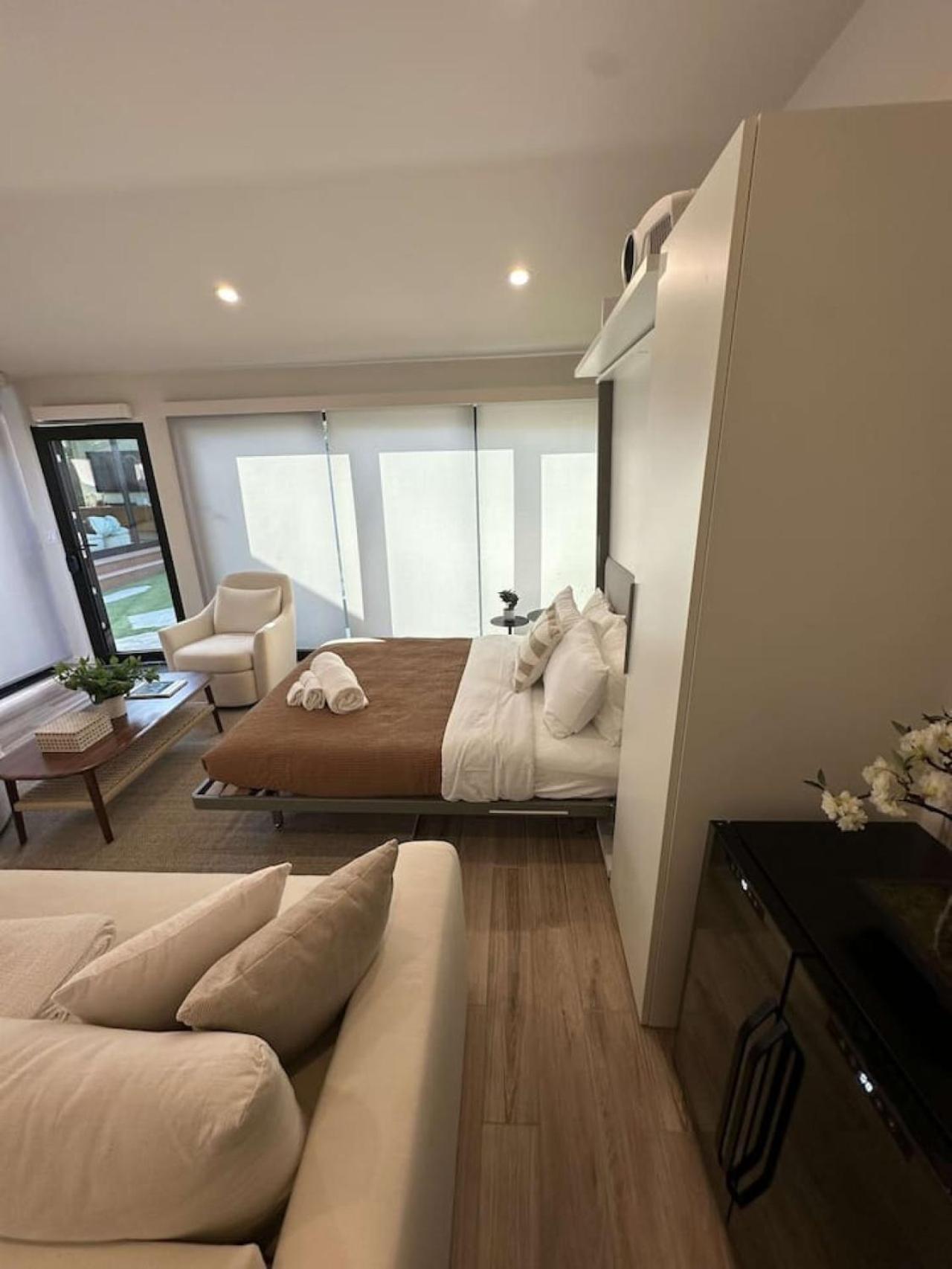 Ferienhaus Zenice Luxury - Sauna, Cold Plunge, Los Angeles